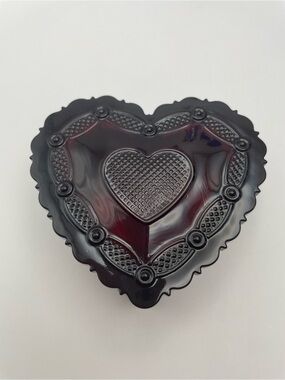 Avon, 1876 Cape Cod Heart Shaped Trinket Box, Royal Ruby Red, with Lid